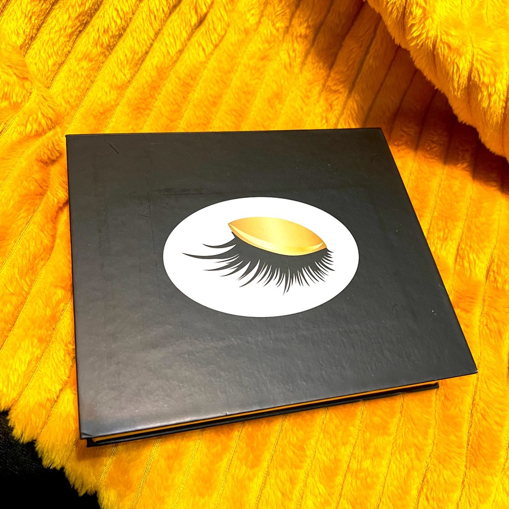 Magnetic Eyelashes Tool Kit (NEW with box)